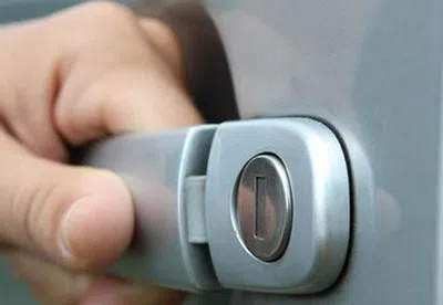 Little Village Locksmith Store Monterey Park, CA 626-389-8966 - 21-unlock-car